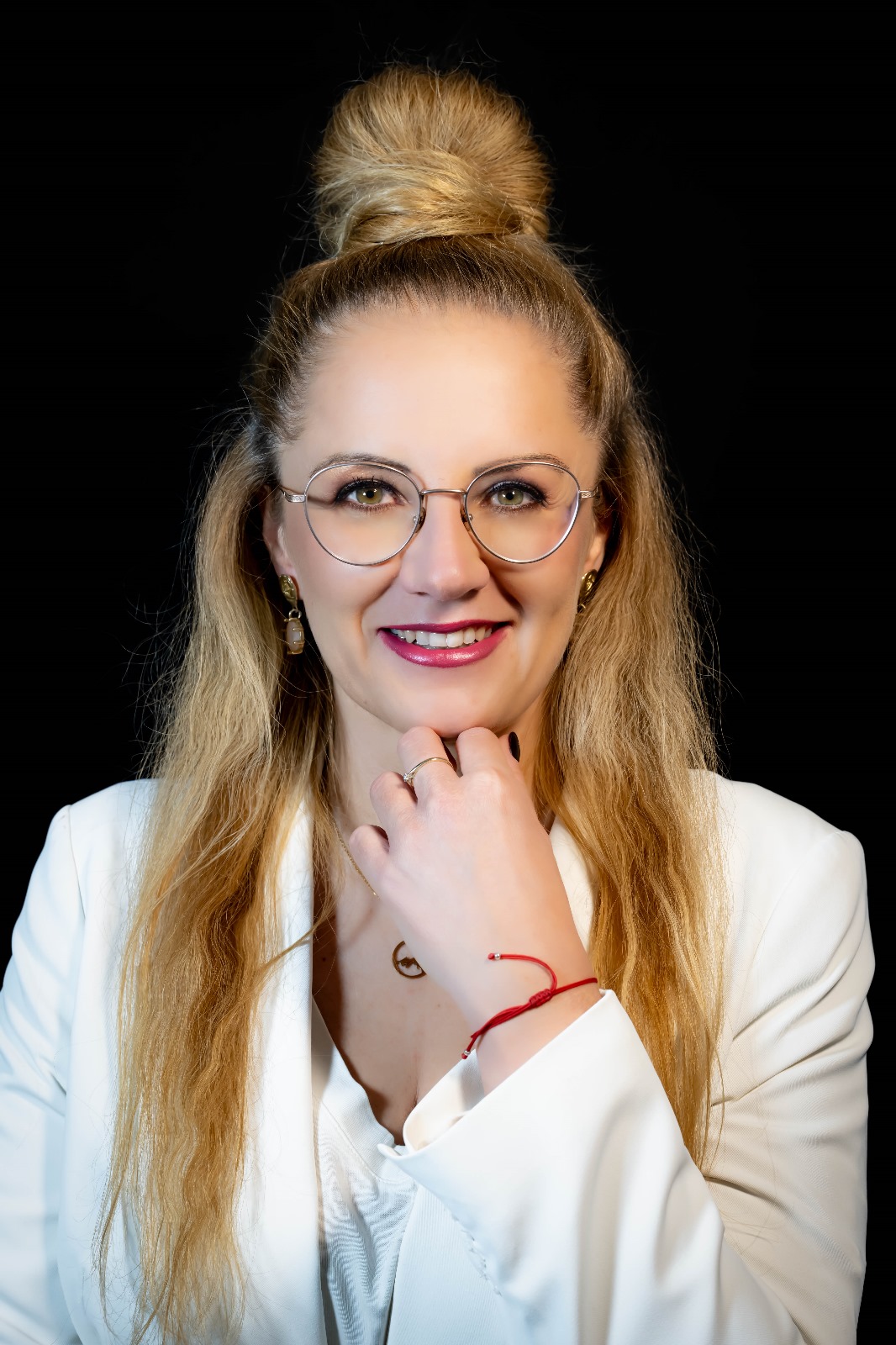 Joanna Małecka prowadzi galę Sukces po Poznańsku na scenie